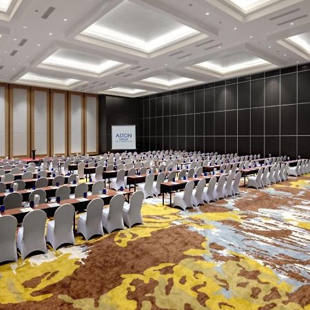 Aston Gresik Hotel & Conference Center מראה חיצוני תמונה