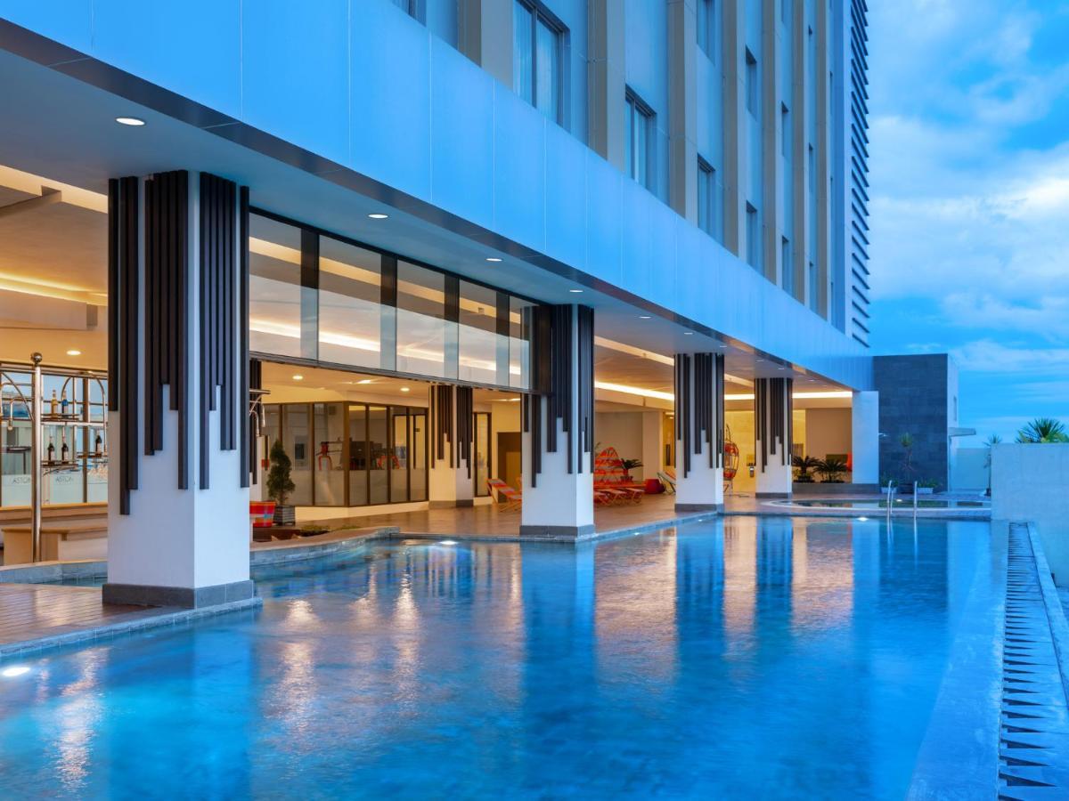 Aston Gresik Hotel & Conference Center מראה חיצוני תמונה