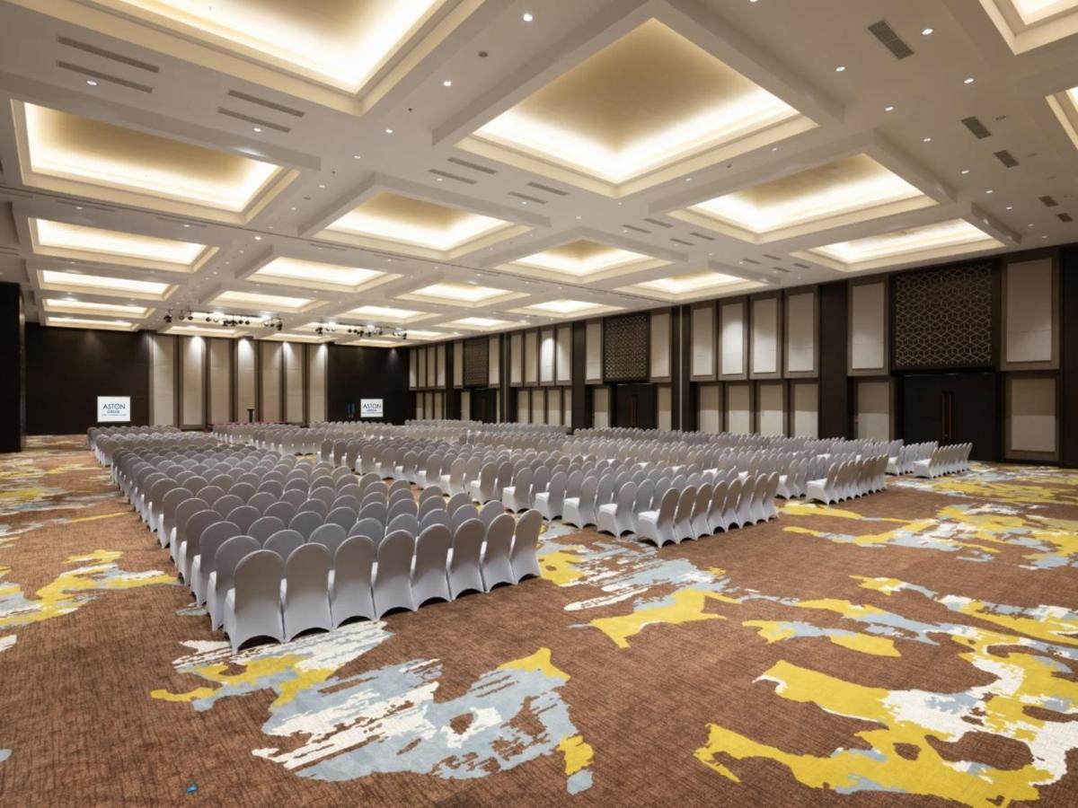 Aston Gresik Hotel & Conference Center מראה חיצוני תמונה