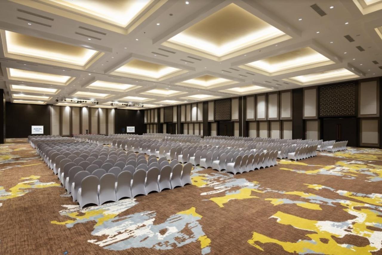 Aston Gresik Hotel & Conference Center מראה חיצוני תמונה