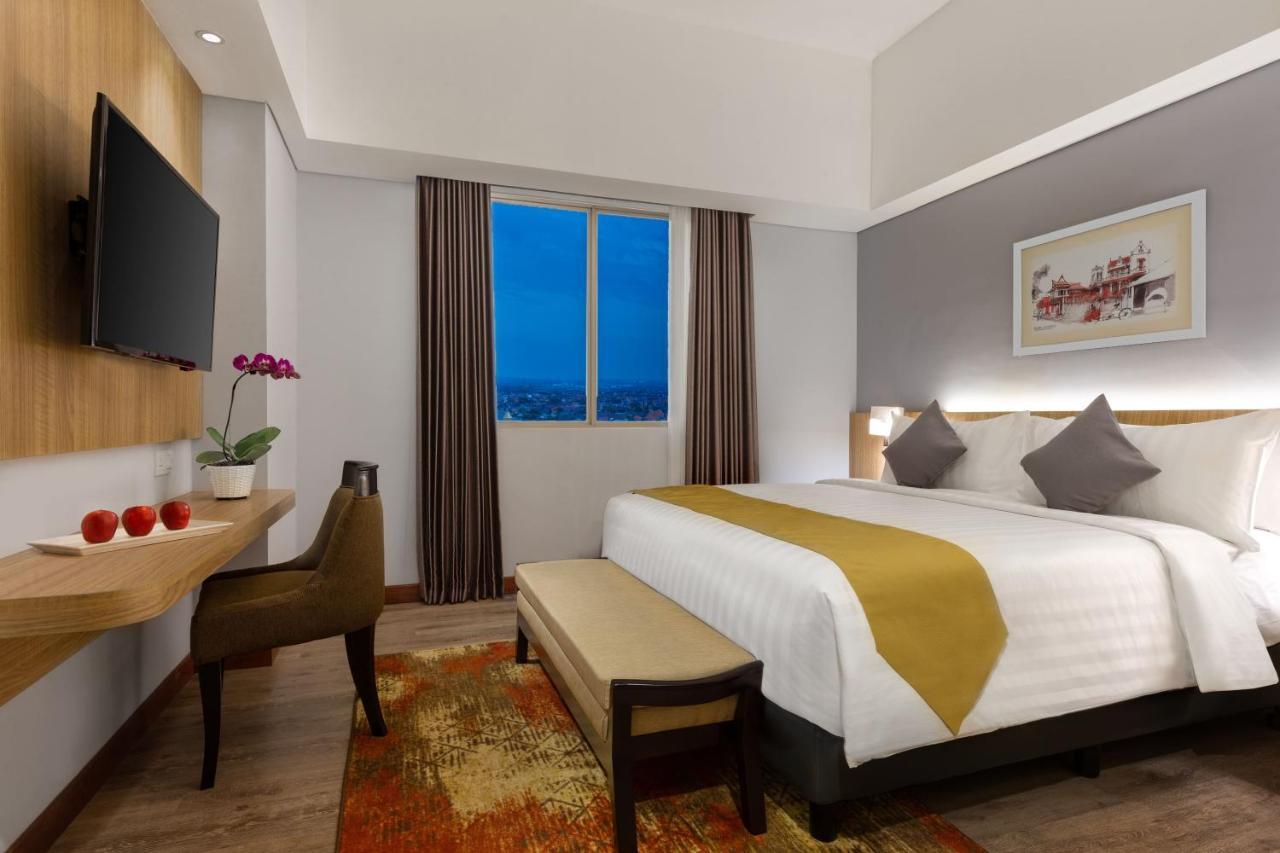 Aston Gresik Hotel & Conference Center מראה חיצוני תמונה