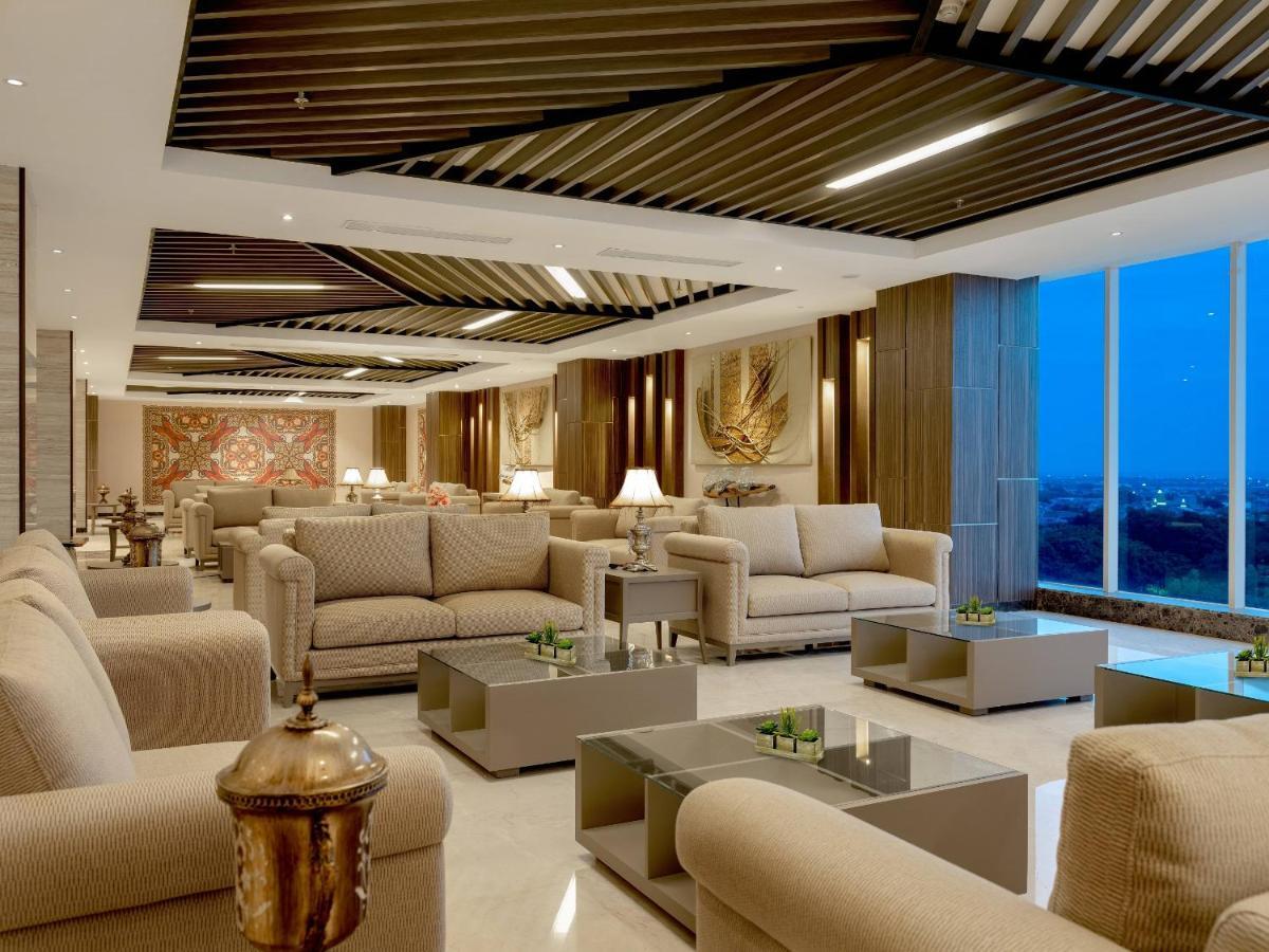 Aston Gresik Hotel & Conference Center מראה חיצוני תמונה
