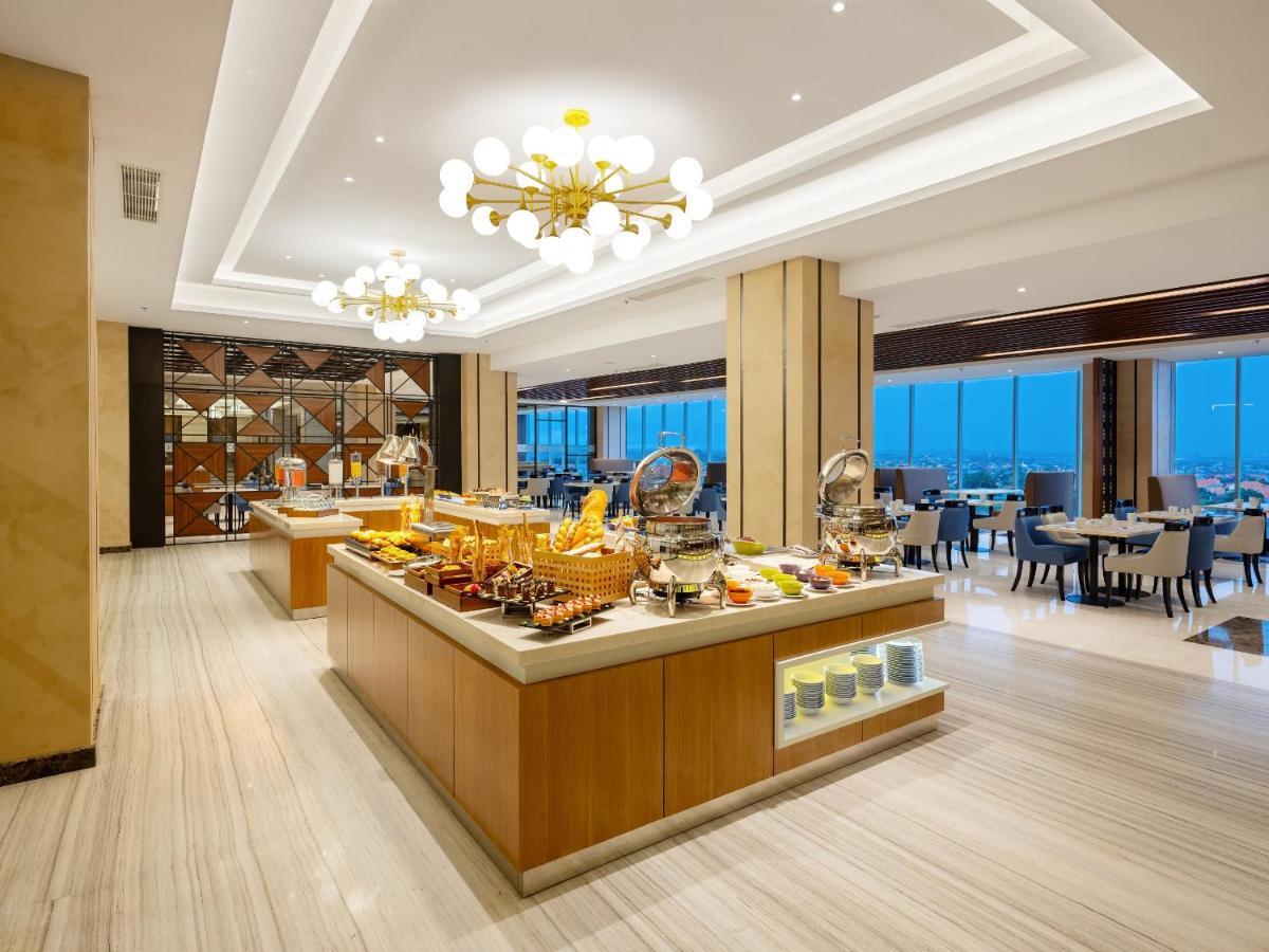 Aston Gresik Hotel & Conference Center מראה חיצוני תמונה