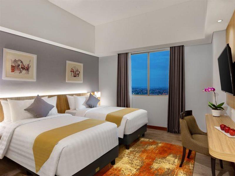 Aston Gresik Hotel & Conference Center מראה חיצוני תמונה